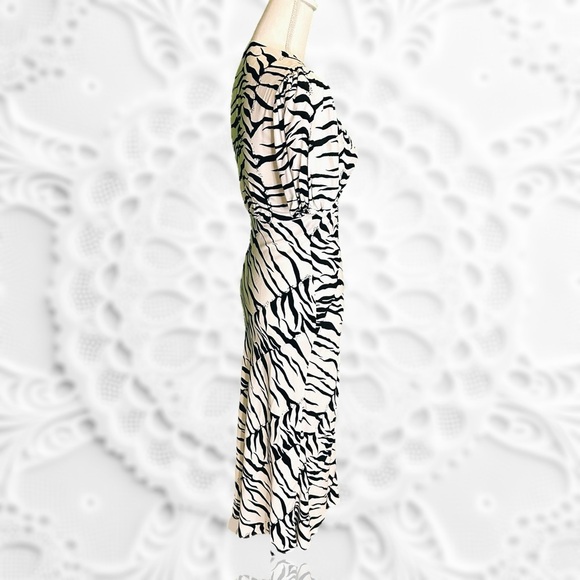 RIXO London ‘Tonya’ V-Neck Tiger Stripe Printed Button Up Flare Dress Size XXS - Picture 8 of 16